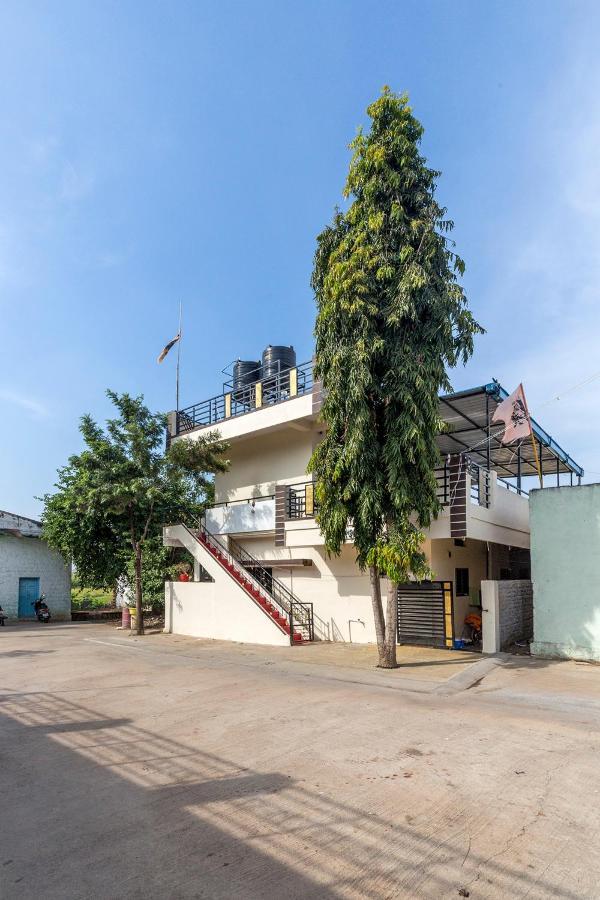 Krishna Homestay 亨比 外观 照片