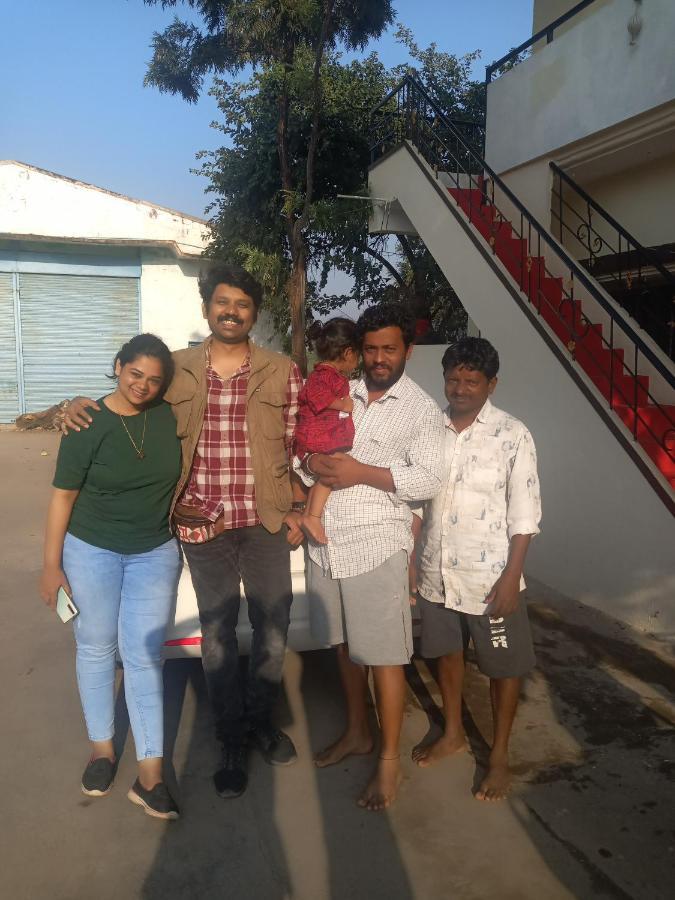 Krishna Homestay 亨比 外观 照片